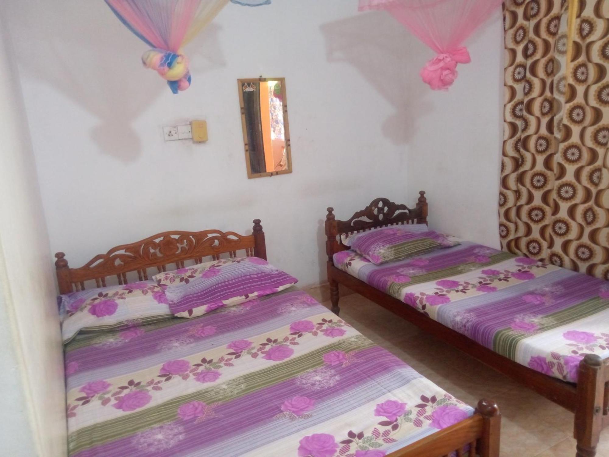 Kunam Beach Rest Inn Batticaloa Buitenkant foto