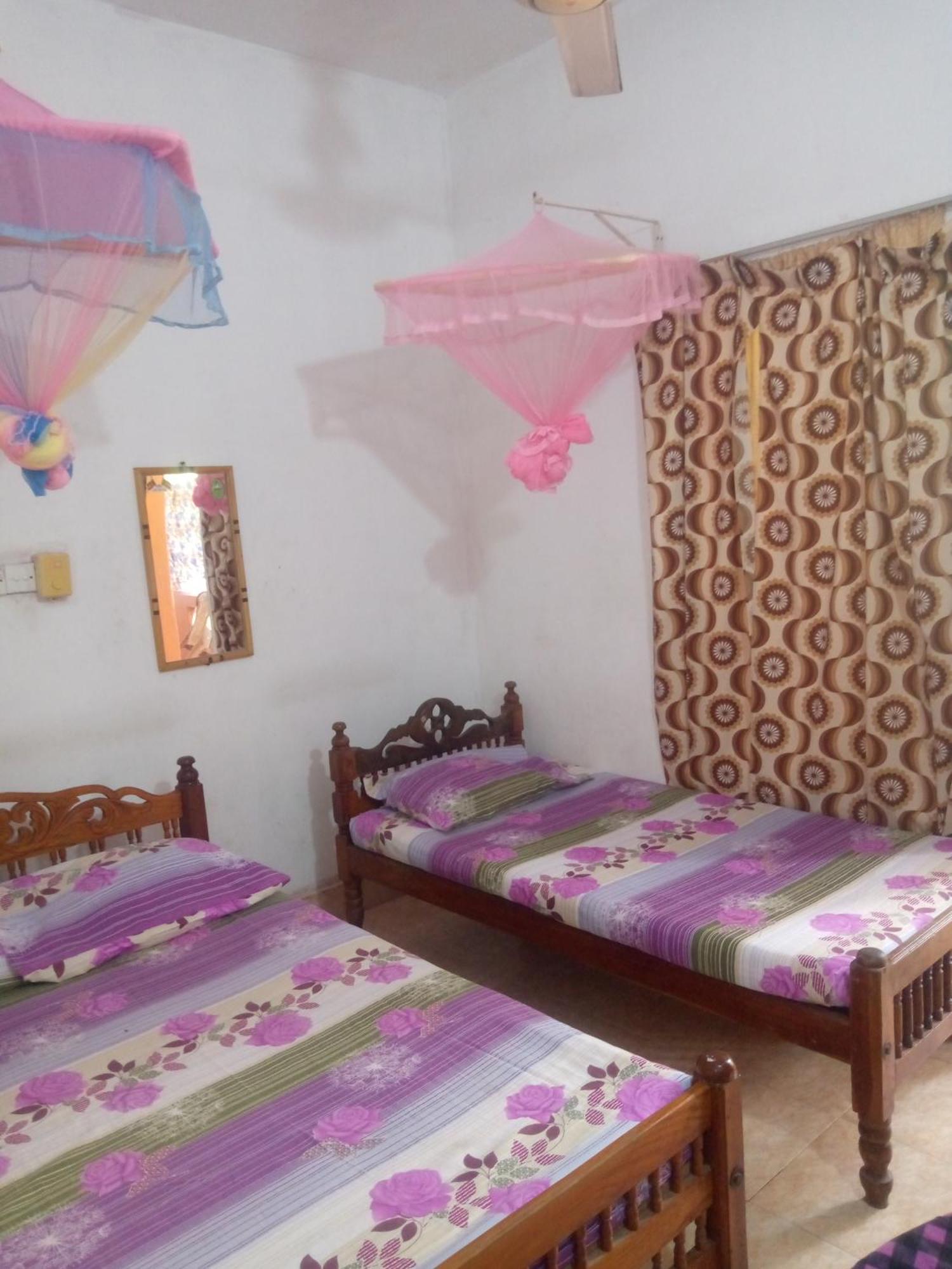 Kunam Beach Rest Inn Batticaloa Buitenkant foto