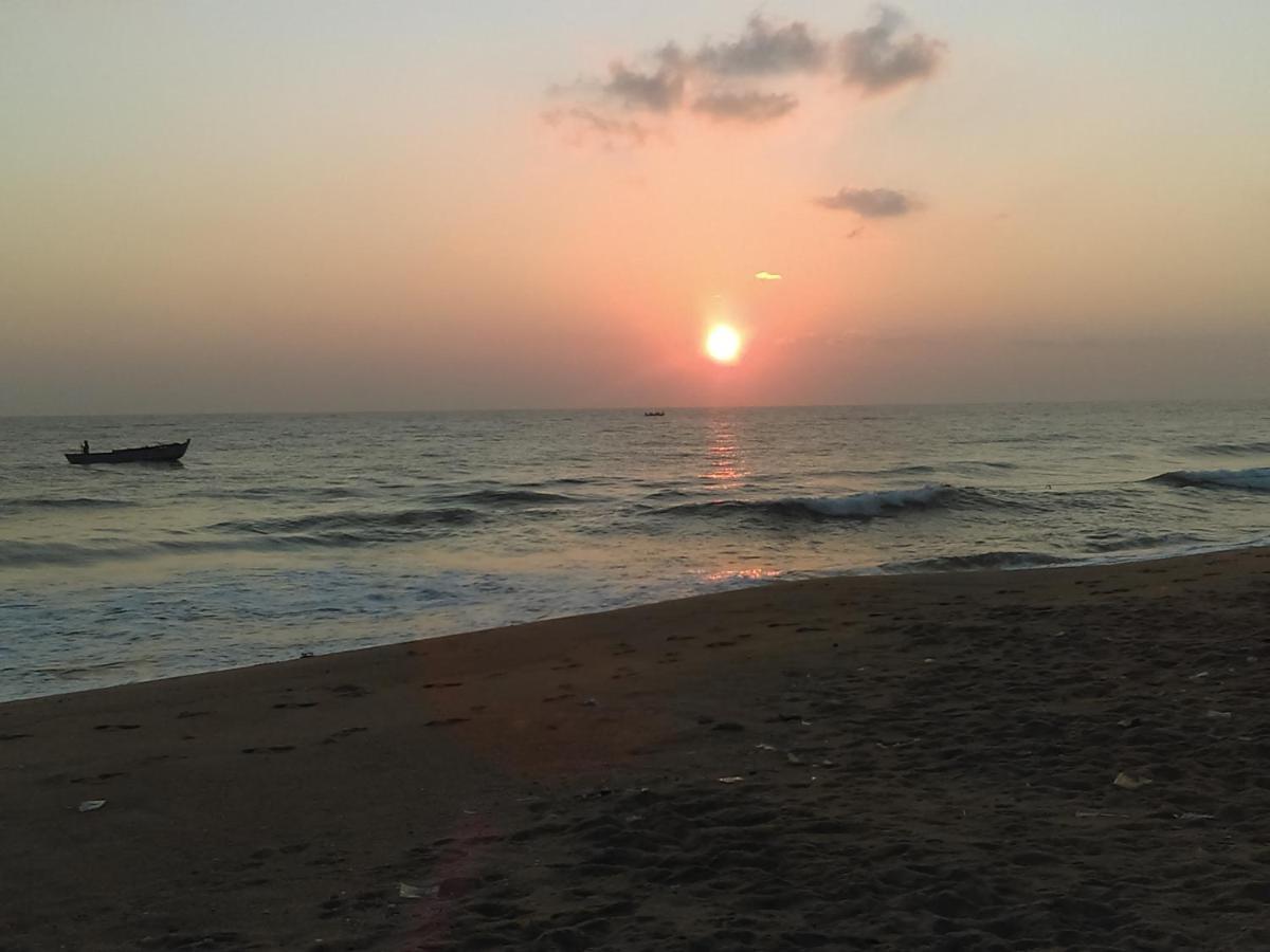Kunam Beach Rest Inn Batticaloa Buitenkant foto